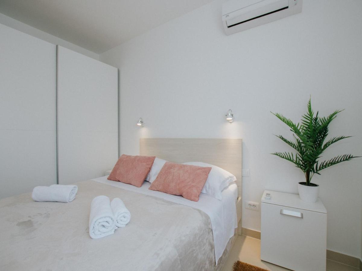 Luxury Apartment Di Trogir Eksteriør billede